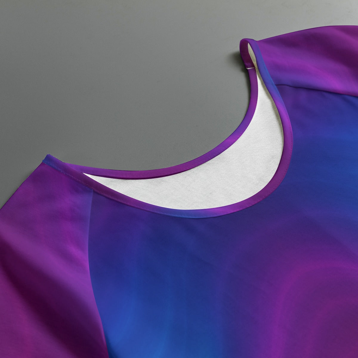 Women's Round Neck T-shirt With Raglan Sleeve